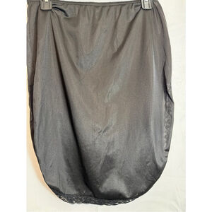 Vintage Mel-Lin Black Nylon Half Slip Lace Trim Medium High Slit Chemise Pin-Up